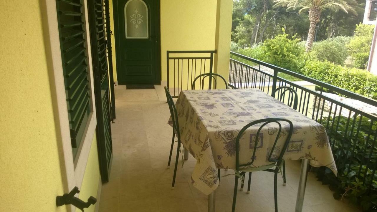 Apartments Marcic Bol Zewnętrze zdjęcie